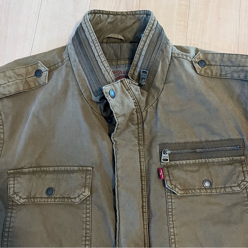 Levi's Green Military Field Jacket with Structured Collar and Sturdy Material - Picture 2 of 11